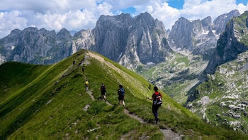 La ruta de los Picos de los Balcanes suma visitantes y se consolida como gran travesía de montaña en Europa