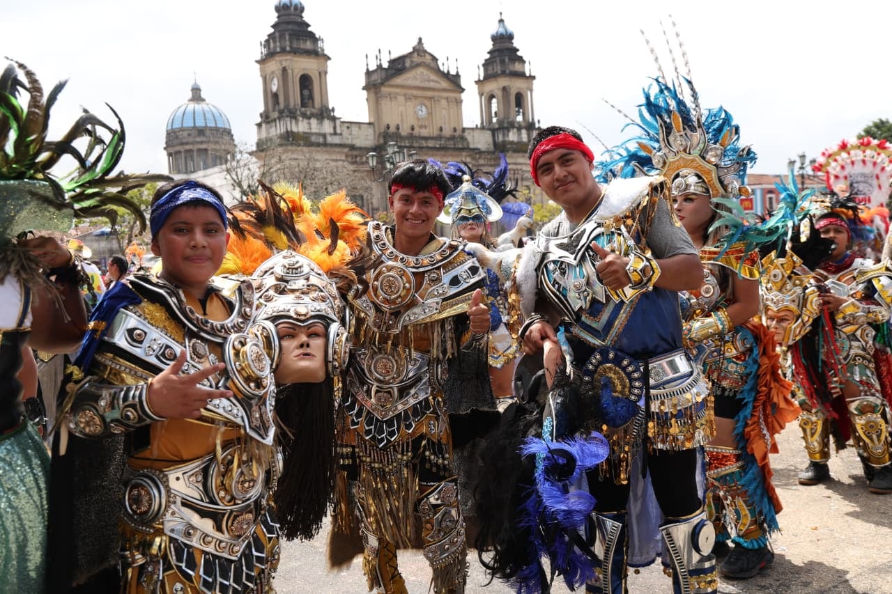 La segunda edición del Encuentro de Conviteros 2026 reunió a 139 agrupaciones de 99 municipios en el Centro Histórico de la Ciudad de Guatemala. (Ministerio de Cultura y Deportes de Guatemala)