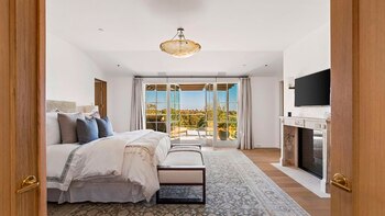 Con salida al jardín y