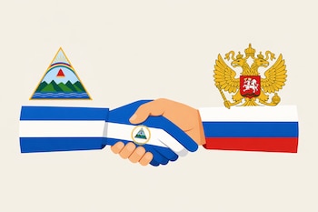 Dos manos se estrechan. Una mano con la bandera y el escudo de Nicaragua. Otra mano con la bandera y el escudo de Rusia.