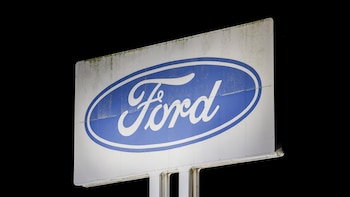 Ford se defiende ante Trump y se erige como el fabricante “más estadounidense”