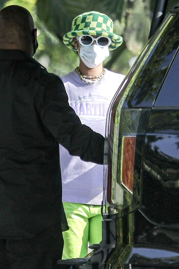 Llamativo look. Rihanna lució un