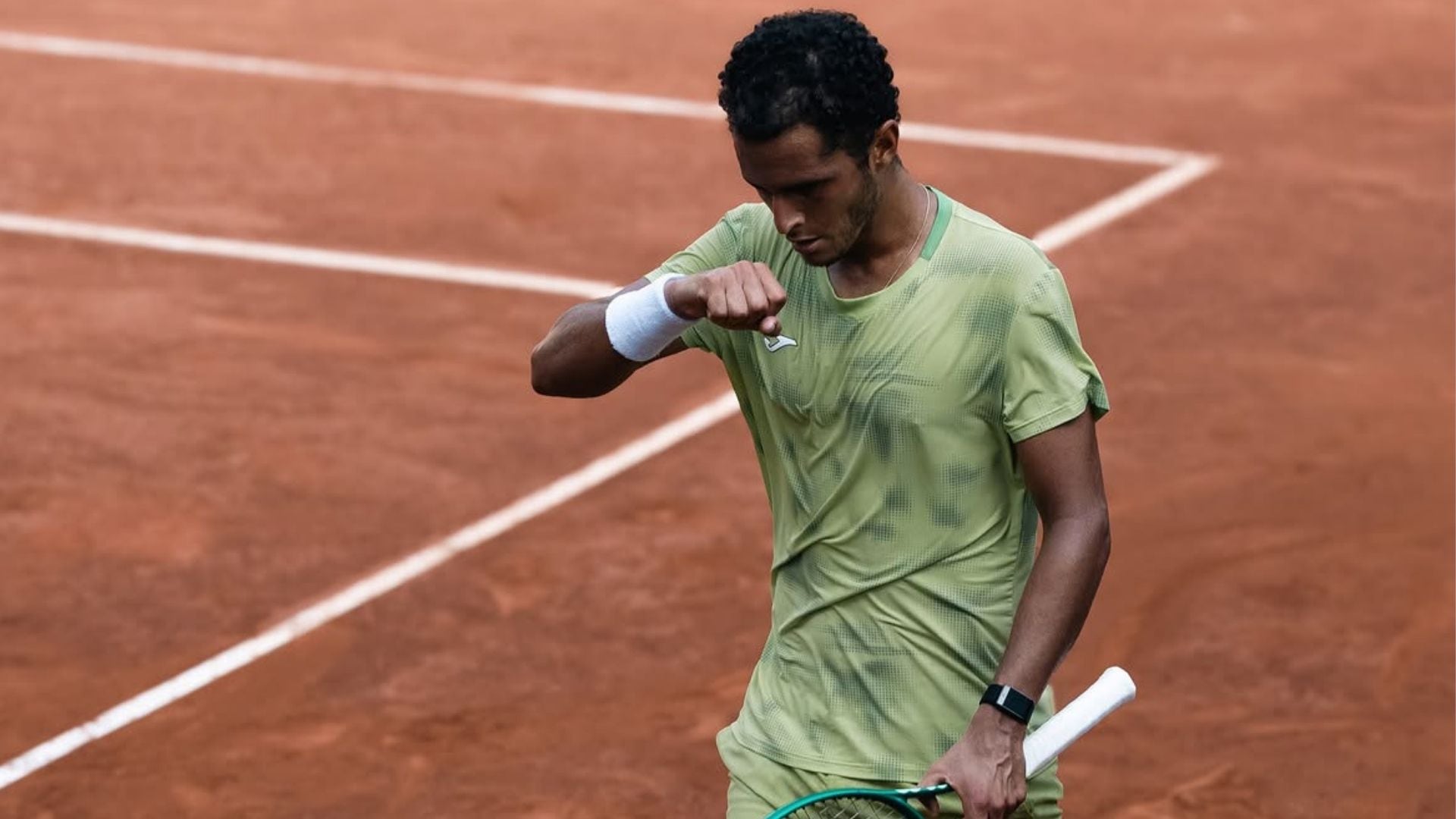 Juan Pablo Varillas clasificó a los octavos de final del Challenger 125 de Génova. Crédito: Instagram Aon Open Challenger.