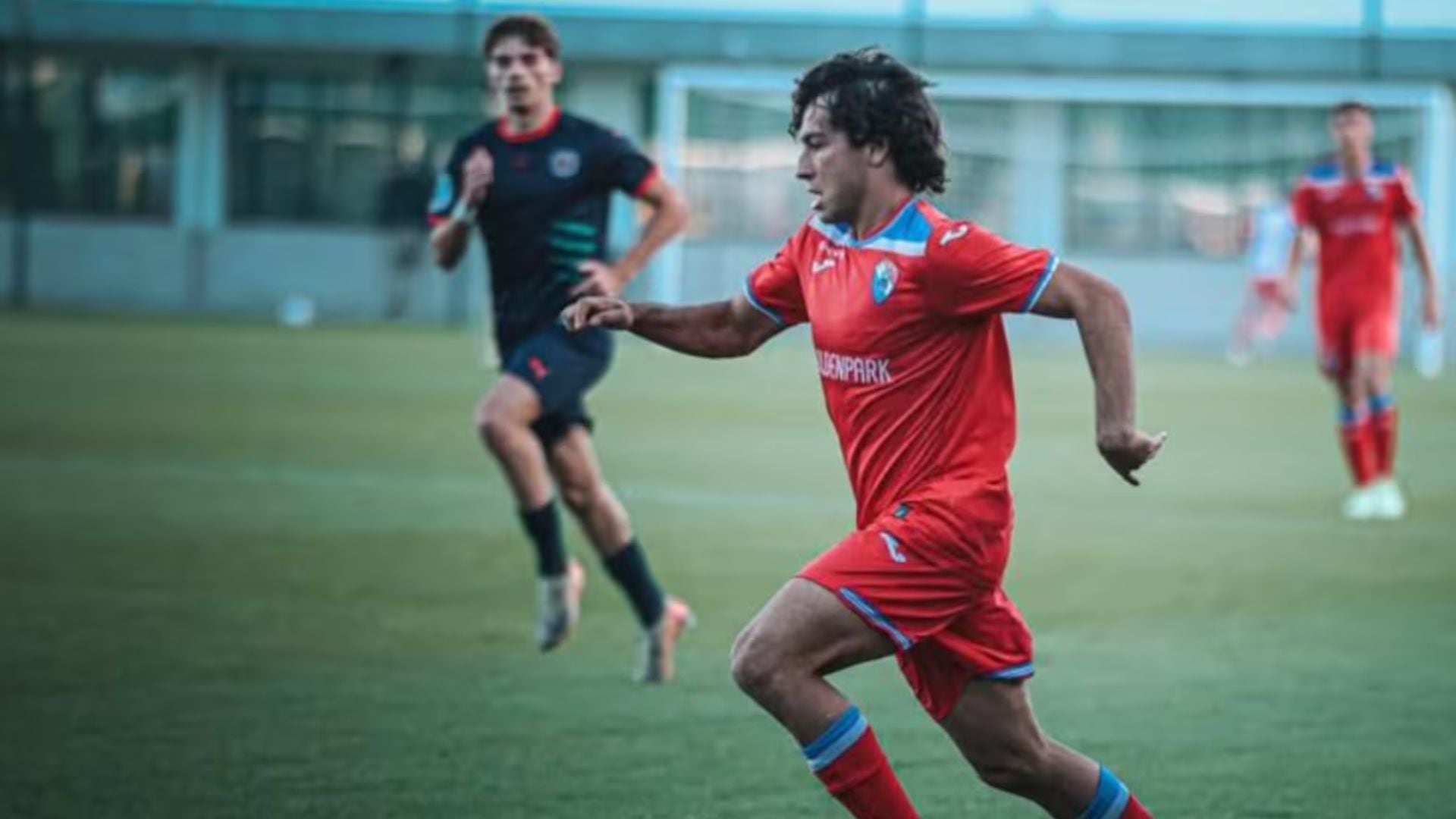 Bassco Soyer no se cansa: festeja distinción MVP en Liga Revelação con una actuación goleadora ante UD Leiria