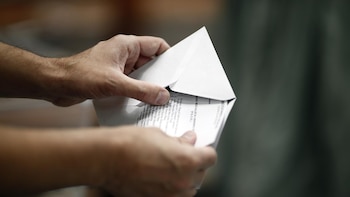 La Junta Electoral enviará las papeletas para el 29-N a todos los españoles en el extranjero, aunque algunos no podrán votar por la suspensión de la ‘ley de nietos’