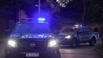 Atacaron a piedrazos a la Policía cuando trató de intervenir en una pelea y hay cuatro detenidos en Córdoba
