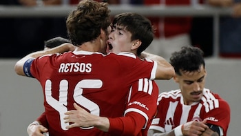 El gol de la Hormiga González con el que Olympiacos remontó al Jagiellonia en la Europa League