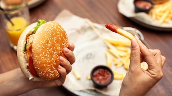 Lo que esconden las bacterias intestinales: la dieta occidental alimenta el crecimiento de cáncer de colon