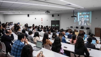 (Universidad de Lima)