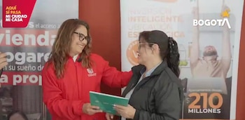 El programa 'Reactiva tu Compra' asigna 2.000 cupos a familias que ya han iniciado el trámite de adquisición de vivienda en la capital - crédito captura video/@habitatbogota/X