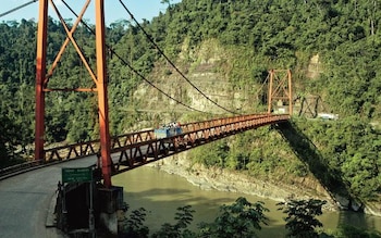 Permitió superar una barrera natural clave, facilitando la conexión terrestre entre Cusco, Puno, Madre de Dios y Puerto Maldonado. Infraestructura peruana
