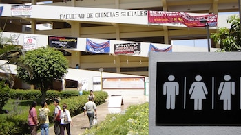 Facultad de la UNMSM establece uso ‘inclusivo’ de baños: “Podrán ser utilizados en función de la identidad de género”