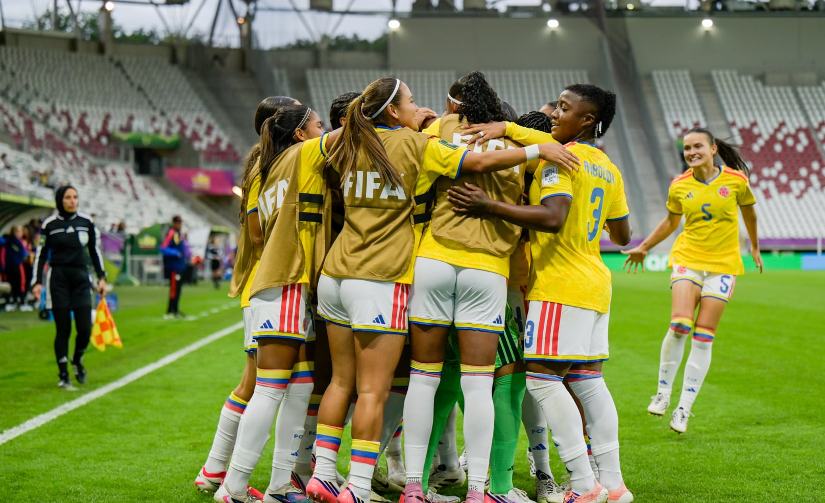 Costa Rica se puso en ventaja a los cinco minutos con un gol de Sheika Scott tras un error de cálculo de Luisa Agudelo - crédito FCF