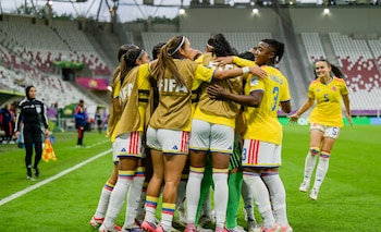 Costa Rica se puso en ventaja a los cinco minutos con un gol de Sheika Scott tras un error de cálculo de Luisa Agudelo - crédito FCF