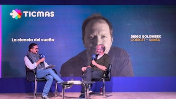 Diego Golombek en el auditorio de Ticmas en la Feria del Libro: “Si el sueño no ocupara un rol importante, sería el peor error de la evolución”
