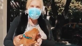 Sin maquillaje, en jogging y