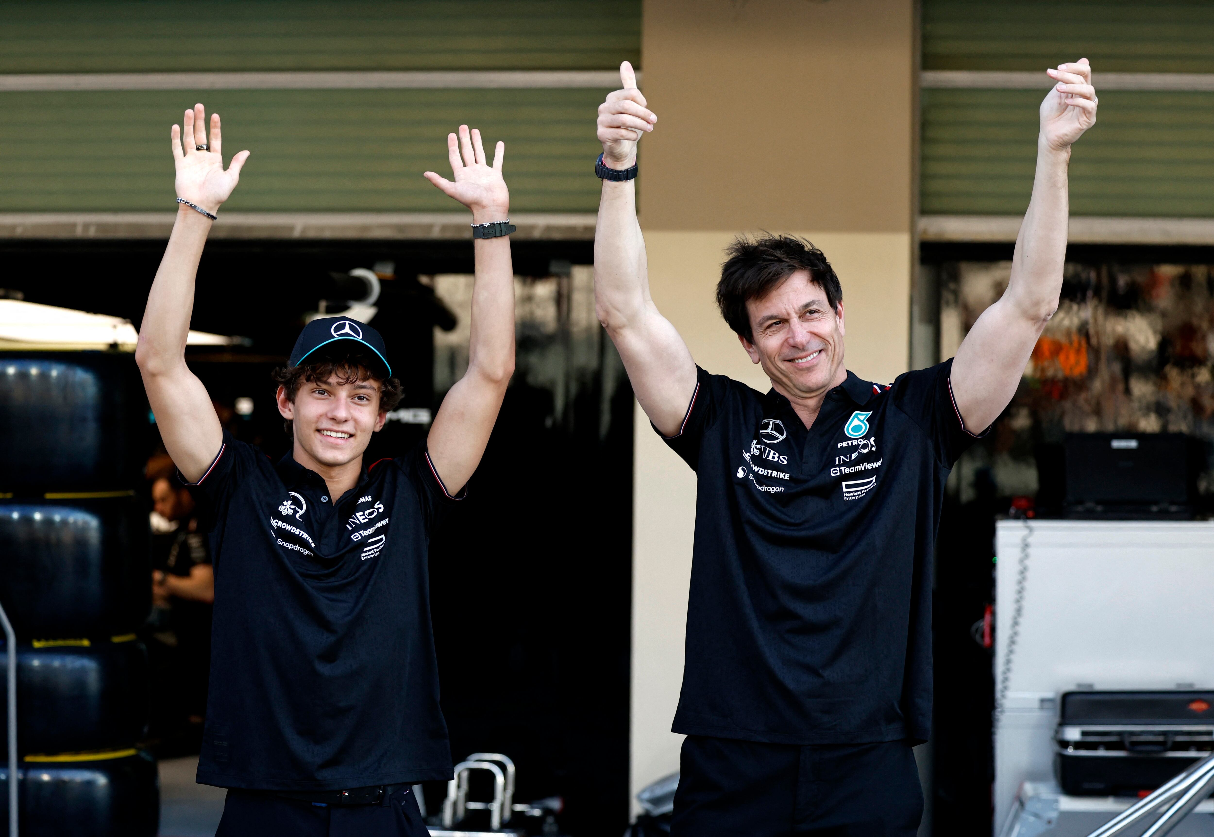 En la previa del GP de Singapur, Wolff respaldó a Antonelli y lo confirmó en Mercedes para 2026 (Foto: Reuters/Hamad I Mohammed)