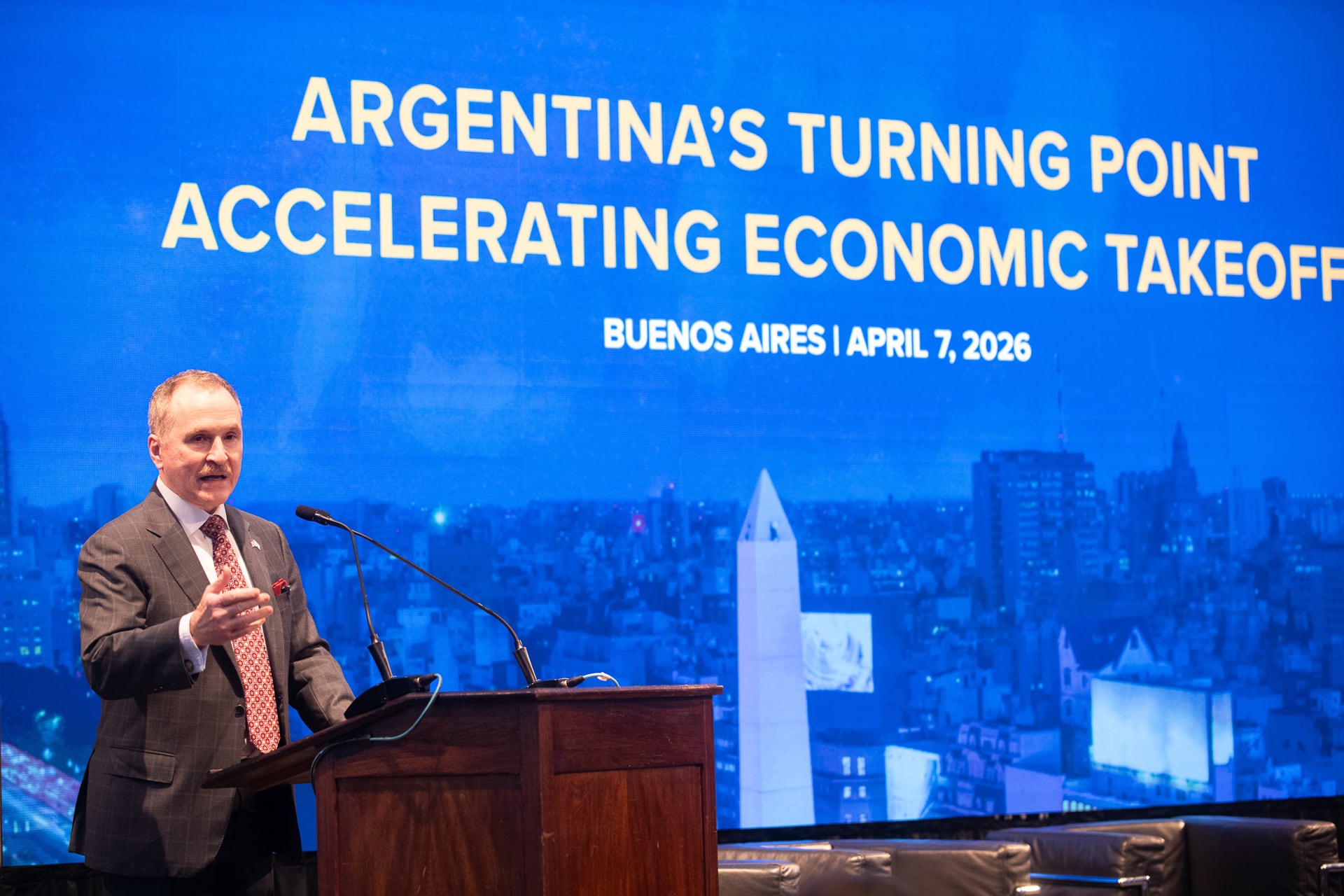 El embajador de Estados Unidos en Argentina, Peter Lamelas, aseguró que el momento para las inversiones en el país es ahora.