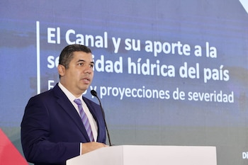 Erick Córdoba, gerente de la División de Hidrometeorología del Canal de Panamá, explicó que entre mayo y agosto las lluvias estuvieron un 34% por debajo del promedio histórico, mientras que los aportes de agua a la cuenca disminuyeron un 44%. Cortesía Apede