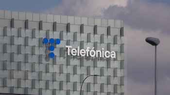 (AMP) Telefónica vende su filial
