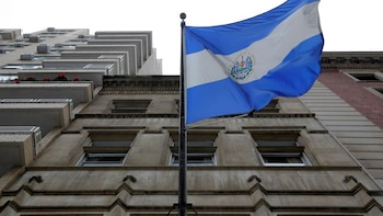Casi 200 mil salvadoreños en Estados Unidos siguen bajo TPS mientras se evalúa su continuidad