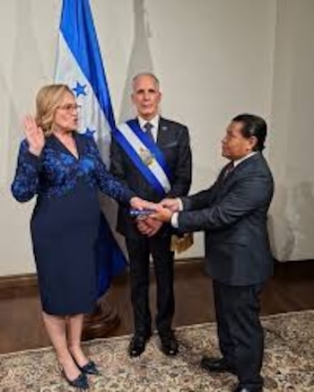 Sulmy Ortez asume como ministra