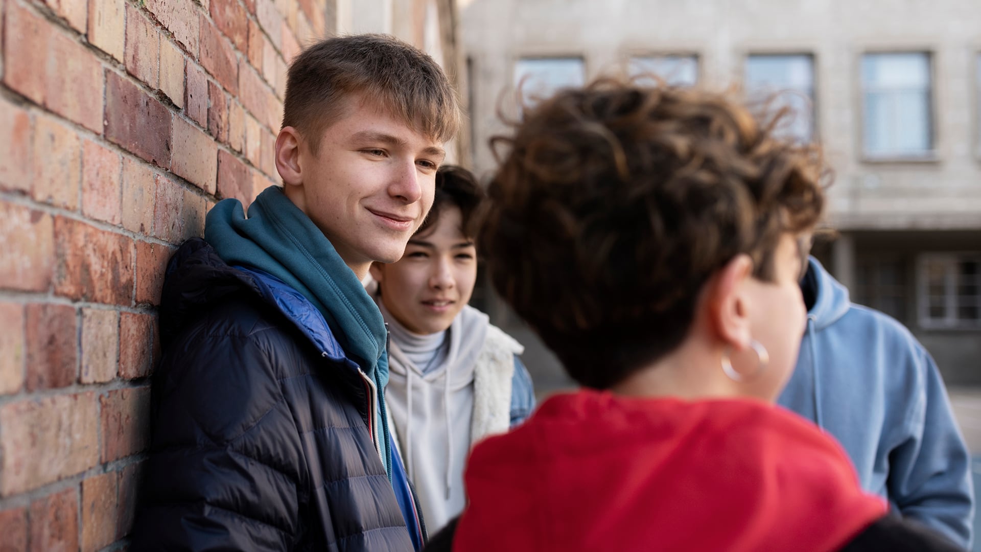 Muchas las palabras provienen del inglés o de comunidades de gamers y se adaptan al español local (Foto/Freepik)