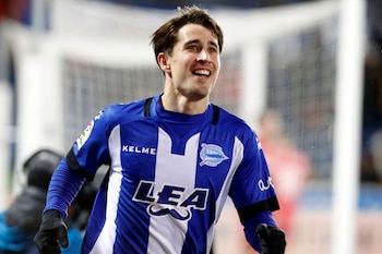 El español Bojan Krkic está "muy agradecido al fútbol" por haberle dado la oportunidad de jugar en siete países de tres continentes, mientras disfruta el momento en su último destino, el Vissel Kobe nipón junto a Andrés Iniesta. EFE/David Aguilar/Archivo