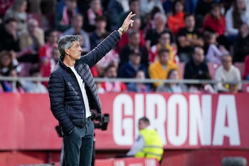 El entrenador de la Real Sociedad, Imanol Alguacil, en el estadio municipal de Montilivi-crédito David Borrat/EFE