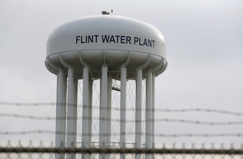 Las autoridades advirtieron que los ciberataques degradaron operaciones de agua y obligaron a aplicar avisos para hervir el agua y operaciones manuales (REUTERS/Rebecca Cook).