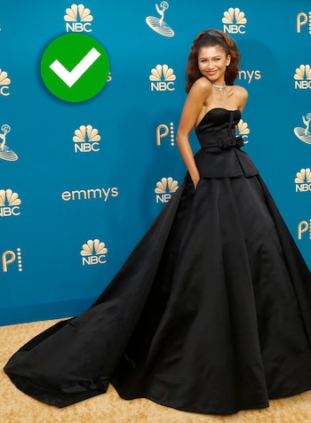 Vestida con un impresionante vestido