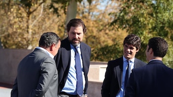 Curro Vázquez, Pablo Aguado y Fran Vázquez, rotos de dolor en el último adiós a Antonio Vázquez: "Momentos muy duros"