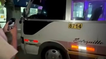 Sicarios en motocicleta disparan contra conductor de transporte público y hieren a una pasajera en San Juan de Miraflores