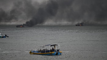 Una explosión en un generador surge como nueva hipótesis del incendio que destruyó 35 embarcaciones en Manta