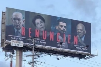 Vallas publicitarias pagadas por Boris Marchegiani en contra de autoridades costarricenses