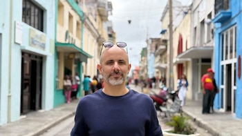 Régimen cubano arrestó al periodista Henry Constantin y lo investiga por “desobediencia”