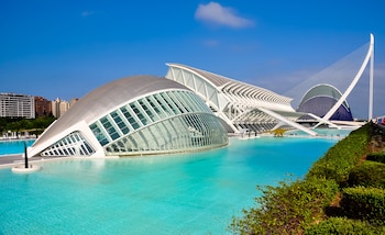 Valencia (Adobe Stock).