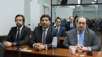 Ricardo Echegaray liderado por seus advogados León Arslanian e Martín Arias Duval