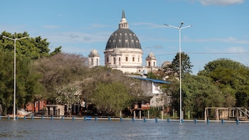 El Niño: Las aguas del Paraná ingresaron a la ciudad de Corrientes y la provincia suma más de 200 evacuados