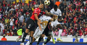 El 'codazo' de Anderson Santamaría