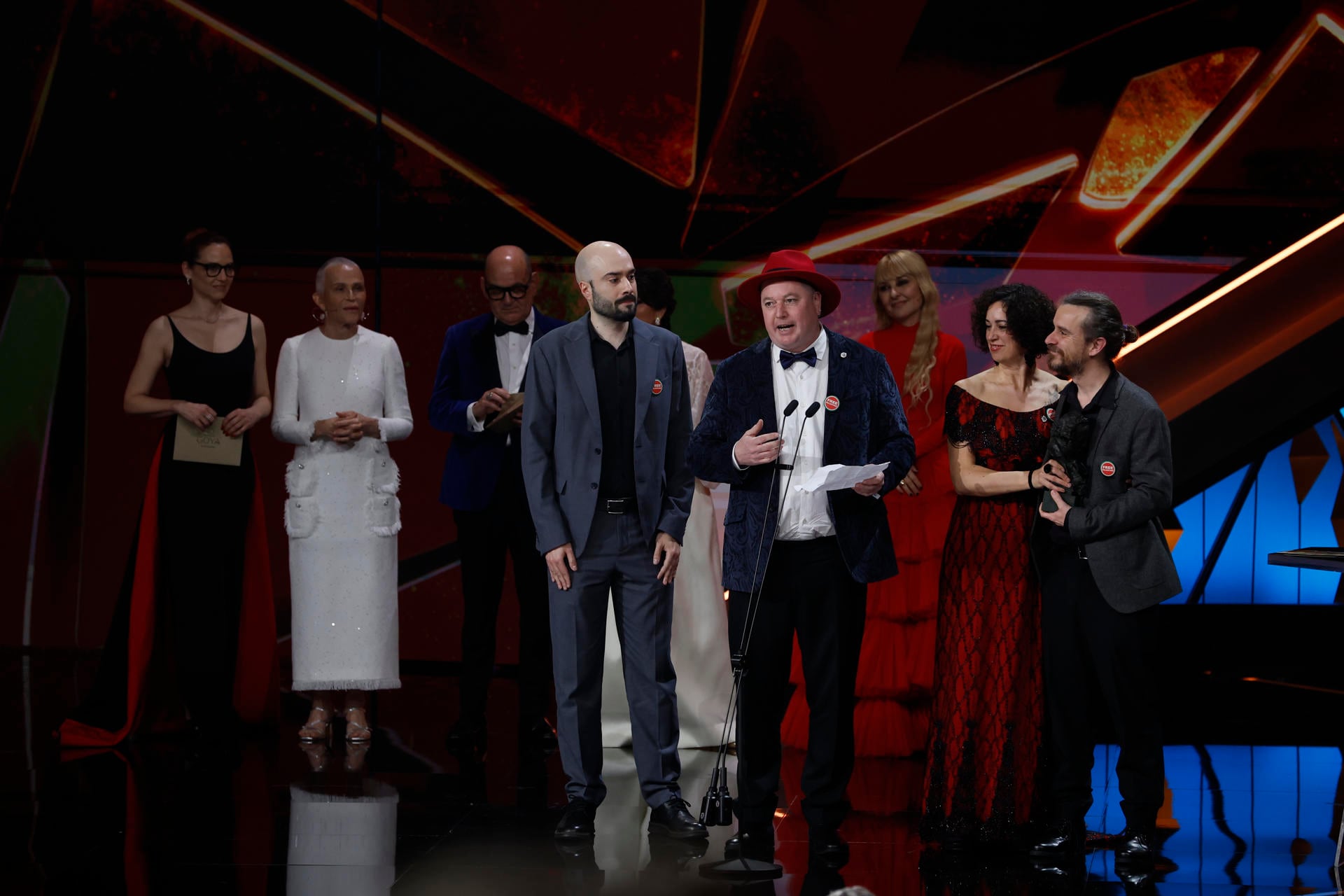 BARCELONA, 28/02/2026.- El equipo creador del cortometraje Gilbert ganan el Goya a mejor cortometraje de animación durante la ceremonia de entrega de los Premios Goya en su 40 edición, este sábado en el Auditorio Fórum CCIB de Barcelona. EFE/Alberto Estévez