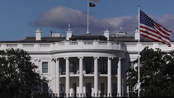 La Casa Blanca impide el acceso a periodistas de CNN, Politico y MS NOW