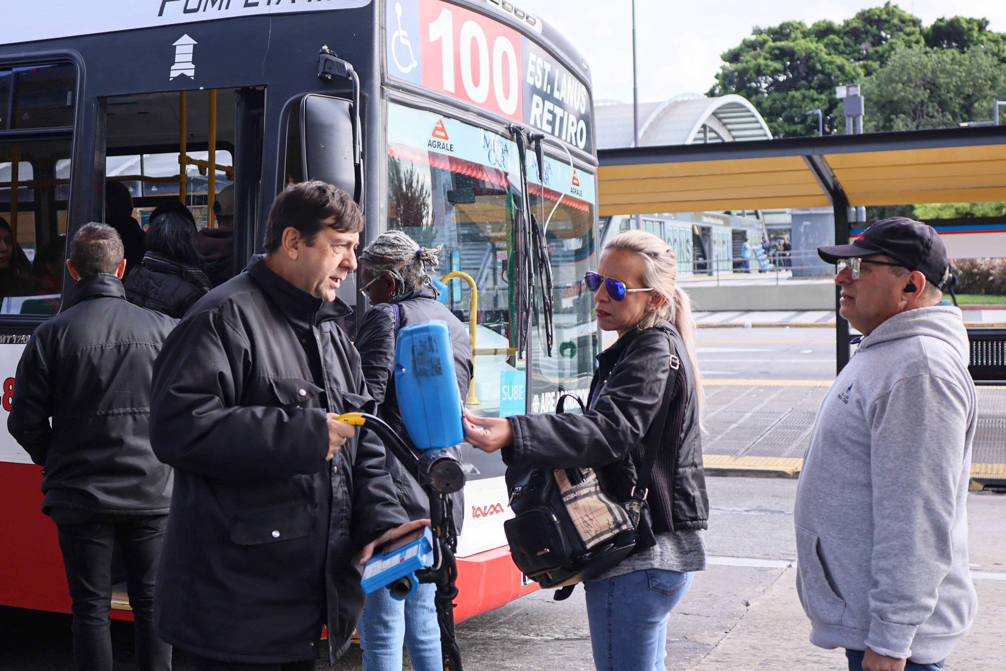 El boleto mínimo de colectivo subirá a $495 en 104 líneas (Luciano González)