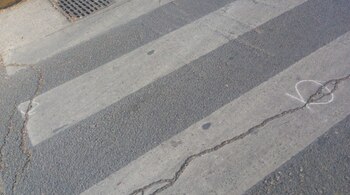 Los peritos hallaron cinco vainas servidas calibre .380 en el cruce de bulevar Oroño y Brown (Gentileza)