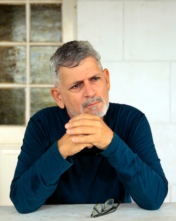 Fotografía del 1 de octubre de 2026 del actor y director cubano Omar Alí hablando durante una entrevista con EFE en La Habana (Cuba). /(EFE/ STR)