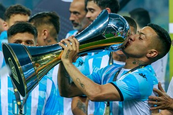 El volante de la Academia