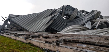 Destrozos causados por el tornado