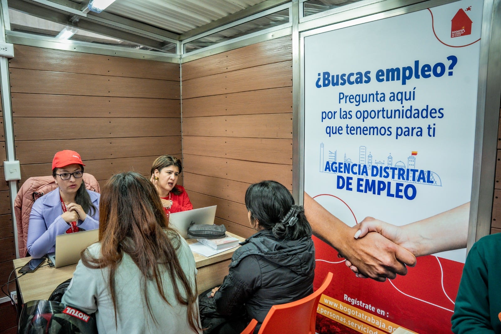 La Unidad Móvil de Empleo recorrerá Bogotá durante la semana, facilitando orientación y acceso gratuito a la plataforma del Servicio Público de Empleo - crédito Secretaría de Desarrollo Económico