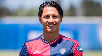 Lapadula firmó con el Cagliari