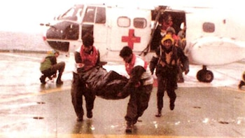 Los soldados heridos no podían